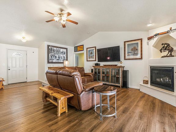 5th image of 2161 Jeffrey Ln