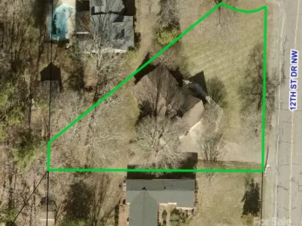 1775 12th Street Dr NW, Hickory, NC 28601
