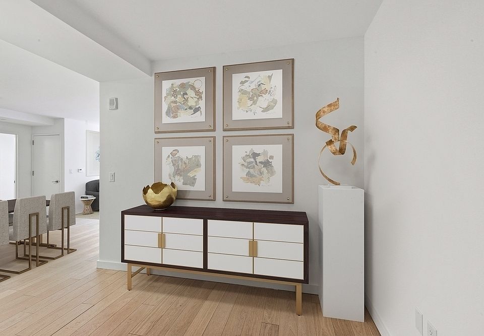 1st image of 535 W 43rd St APT S8g