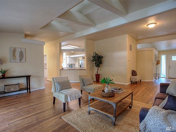 3rd image of 10704 201st Street Ct E