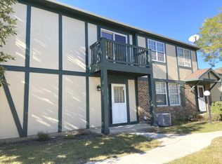 111 Brookwood Ct #111, Vernon Hills, IL 60061