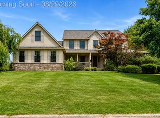 6837 Alta Dr, Brighton, MI 48116