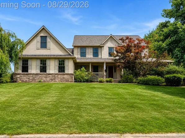 6837 Alta Dr, Brighton, MI 48116