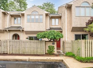 24 Greythorne Woods Cir, Wayne, PA 19087