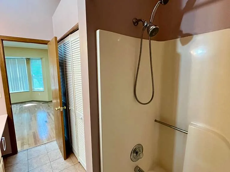 14312 Jamestown Bay Dr — Photo 23