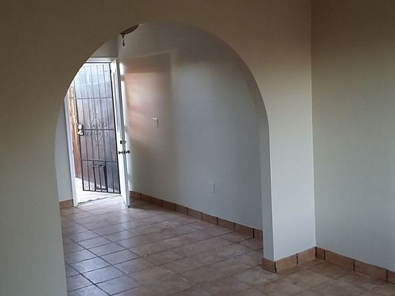 3rd image of 3308 W Del Monico Ln