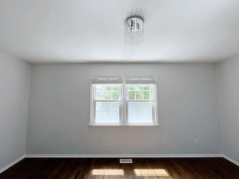 133 Seemans Ln #7 — Photo 12