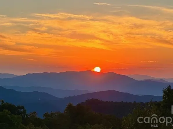 27 Indianola Ln, Bryson City, NC 28713