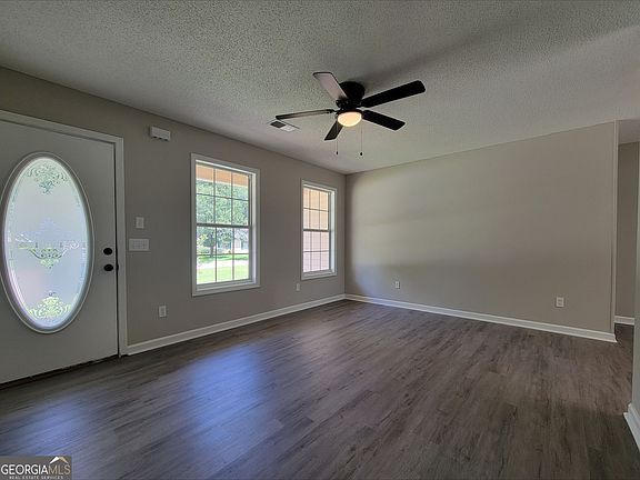 3rd image of 414 Missi Ln