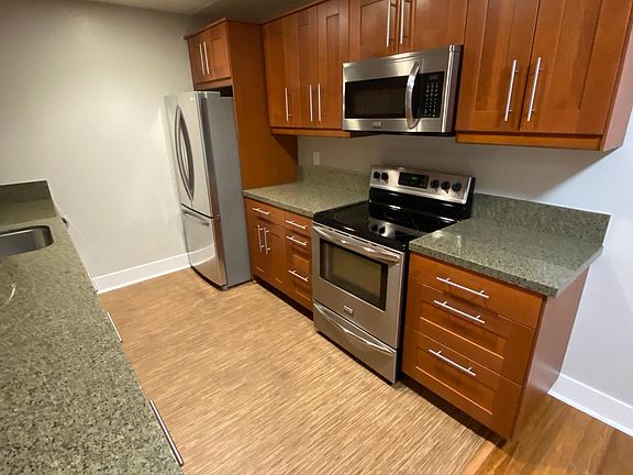 Nice Wide Kitchen With Microwave Built In