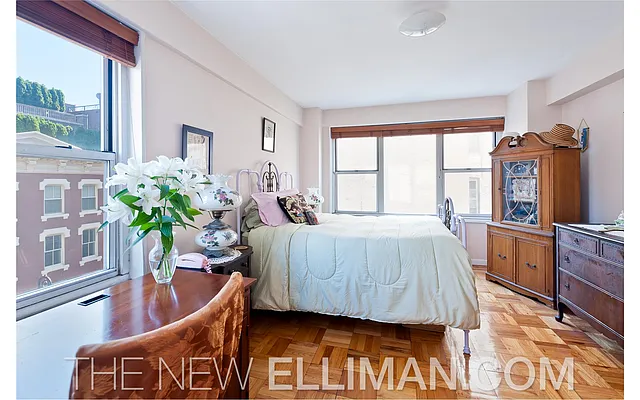 Sold by Douglas Elliman | media 14