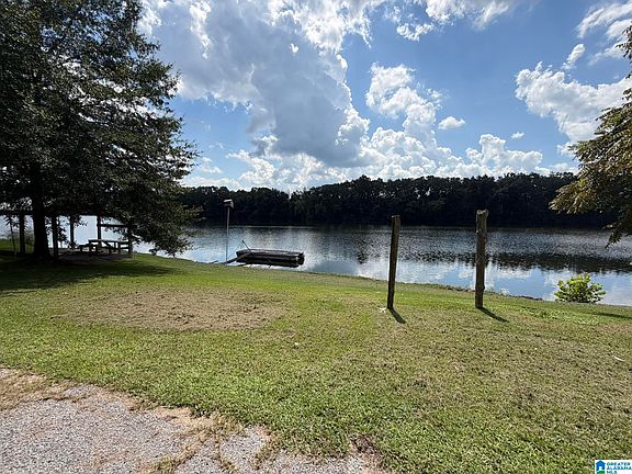 3rd image of 693 Cherokee Dr
