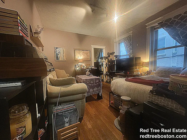 9 Colborne Rd #6 — Photo 1