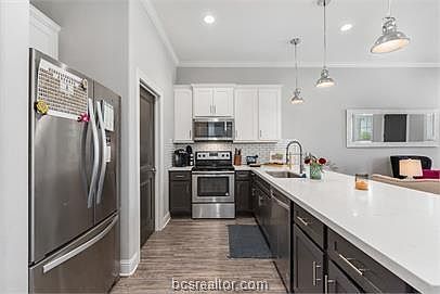 5th image of 304 Redmond Dr APT 103