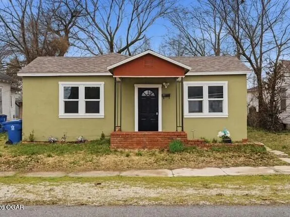 312 W Wilson St, Carterville, MO 64835