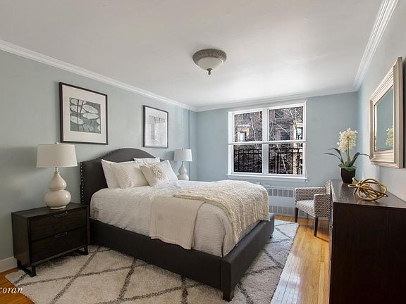 3rd image of 166 W 76th St APT 2D