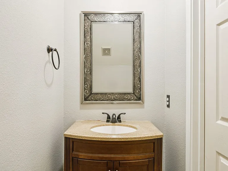 3201 Kent Dr — Photo 16