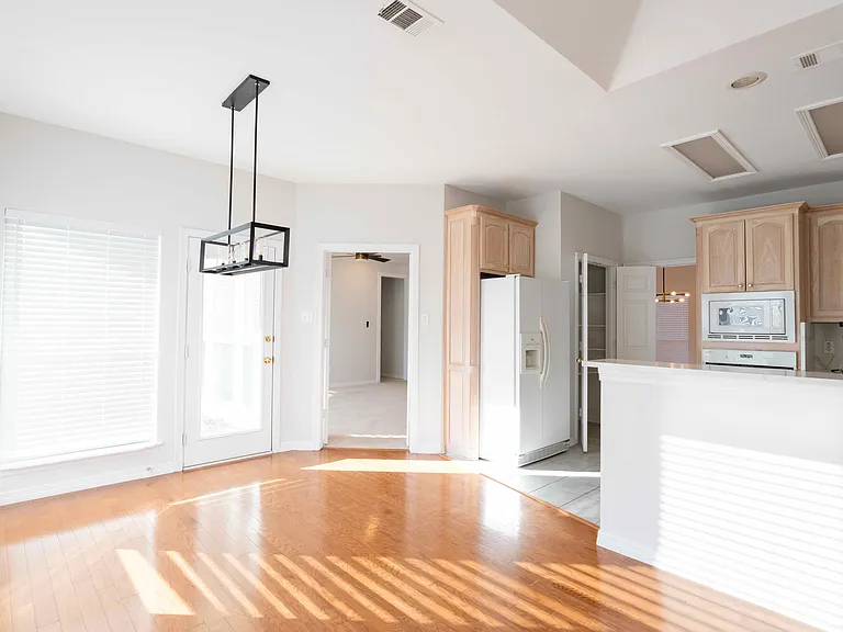 Breakfast Nook adjacent to kitchen and family room