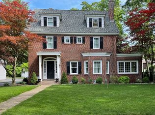 32 Wendover Rd, Longmeadow, MA 01106