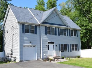 85 E Dewey Ave, Wharton, NJ 07885