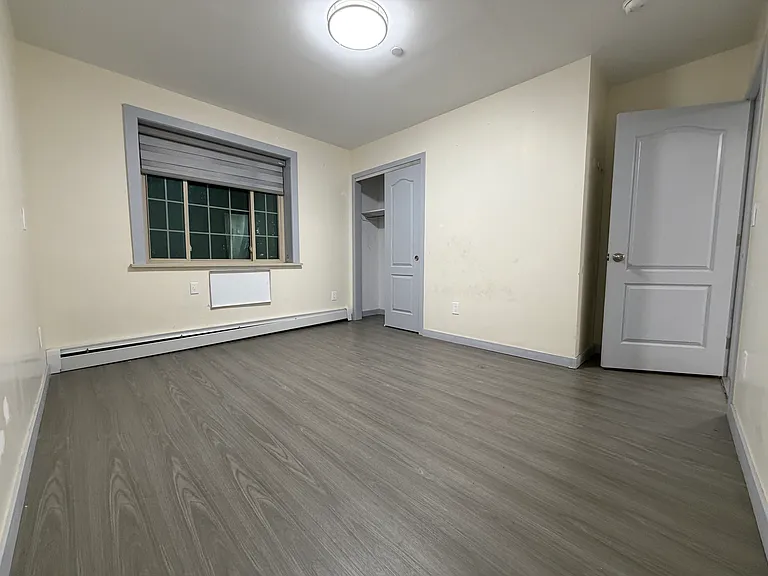 110-38 Saultell Ave #4 — Photo 2