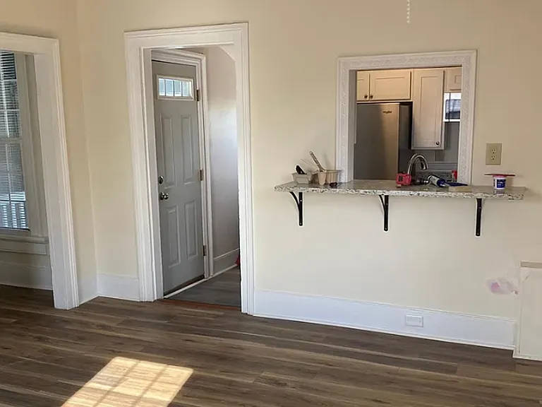 702 Nelson St — Photo 5
