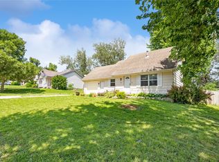1342 Hunter Dr, Norwalk, IA 50211