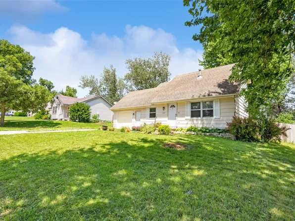 1342 Hunter Dr, Norwalk, IA 50211