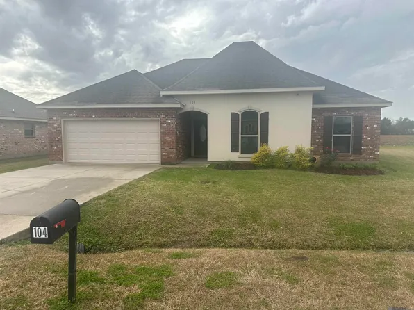 104 Therease Dr, Vacherie, LA 70090