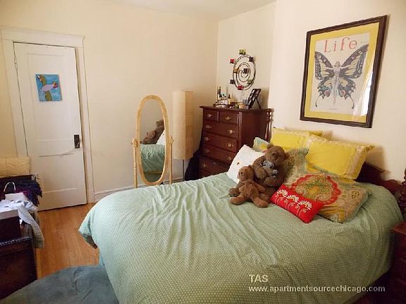 5th image of 3044 W Wellington Ave #1