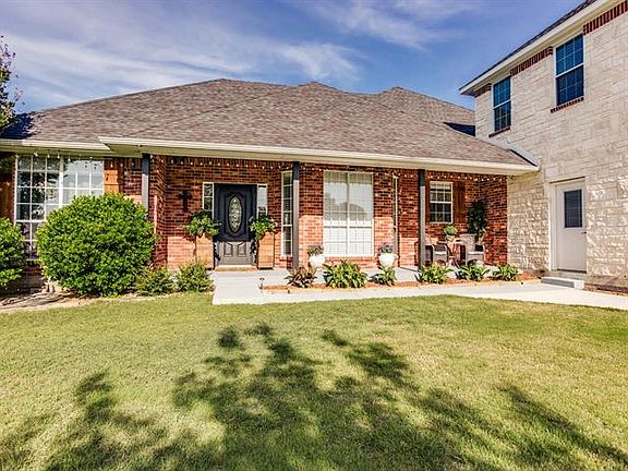 3rd image of 1227 Chandler Cir