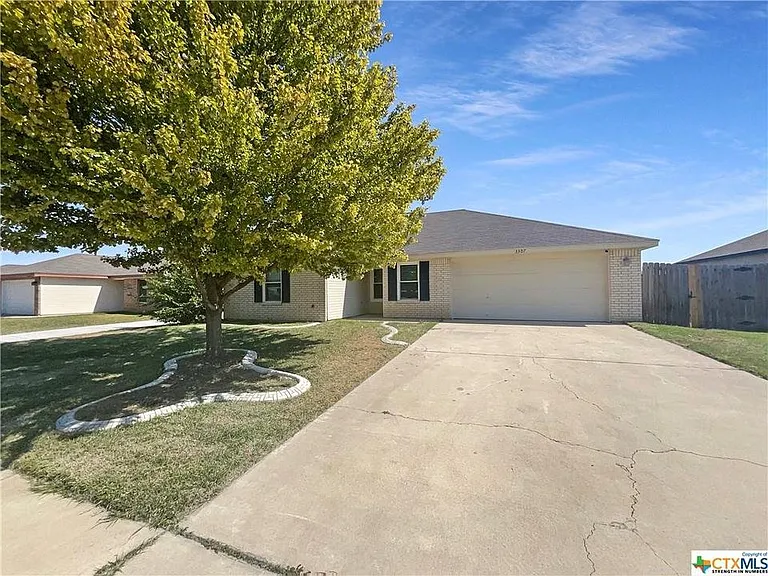 3307 Lorena Dr — Photo 1