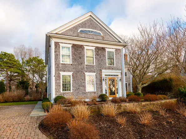 7 Falcon Ct, Nantucket, MA 02554