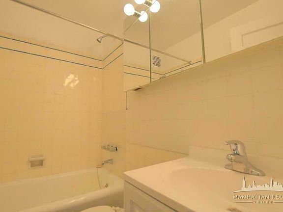 4th image of 108 E 38th St APT 805