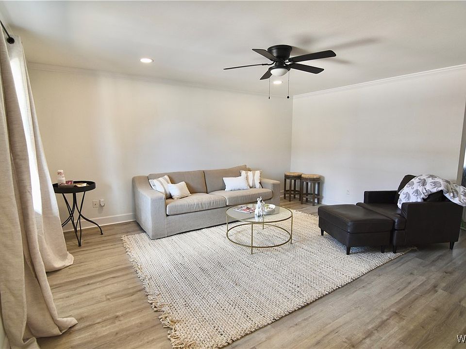 1st image of 2031 8th Ave #103