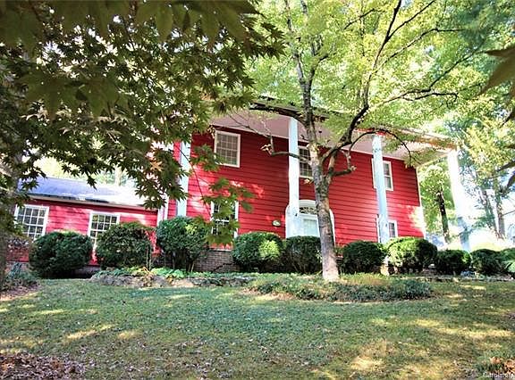 2nd image of 646 W Park Dr