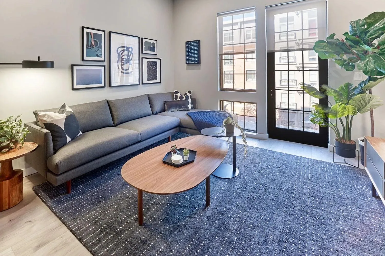 1 bed, 704 sqft, $2,878 — Photo 1