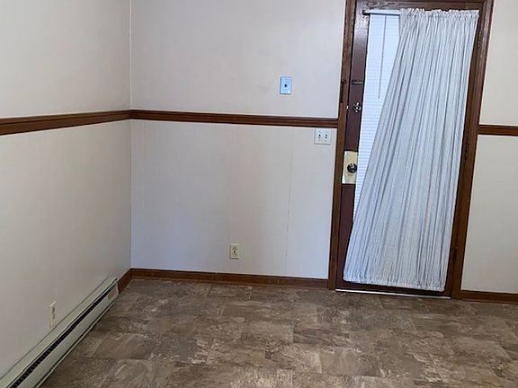 4th image of 2328 Hillmont Dr