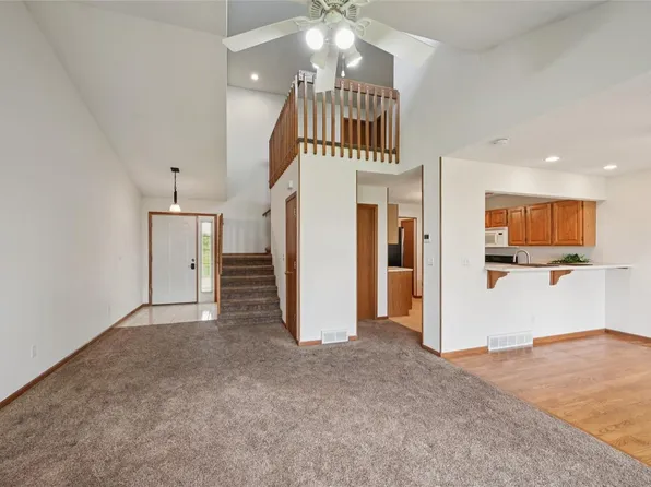 2635 6th St, Marion, IA 52302