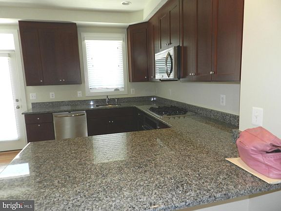 4th image of 930 Pete Jones Way