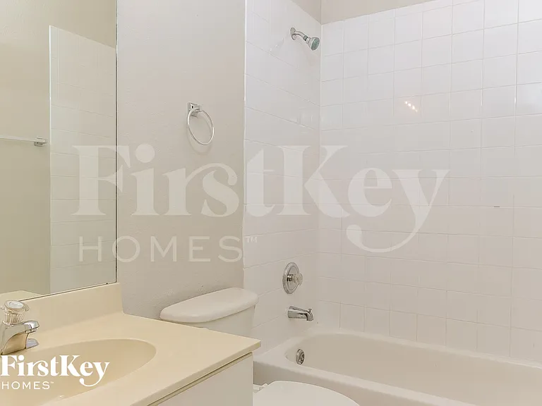 237 SW Ray Ave — Photo 14