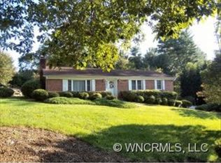 1059 Glenheath Dr, Hendersonville, NC 28791