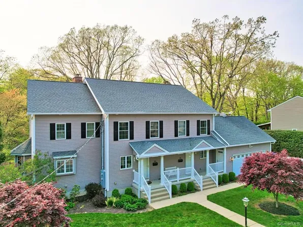 44 Regal Court, Waterbury, CT 06706