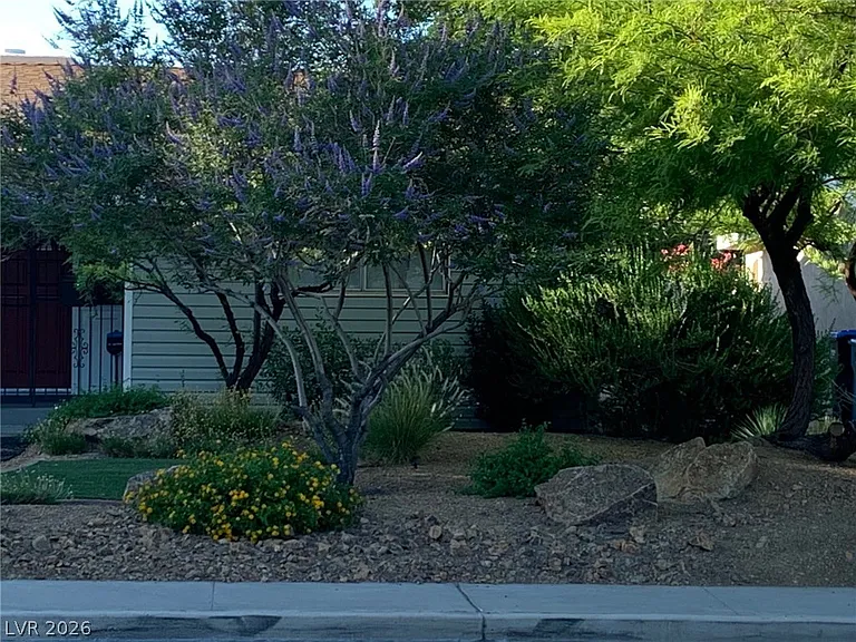 2612 Mason Ave — Photo 3