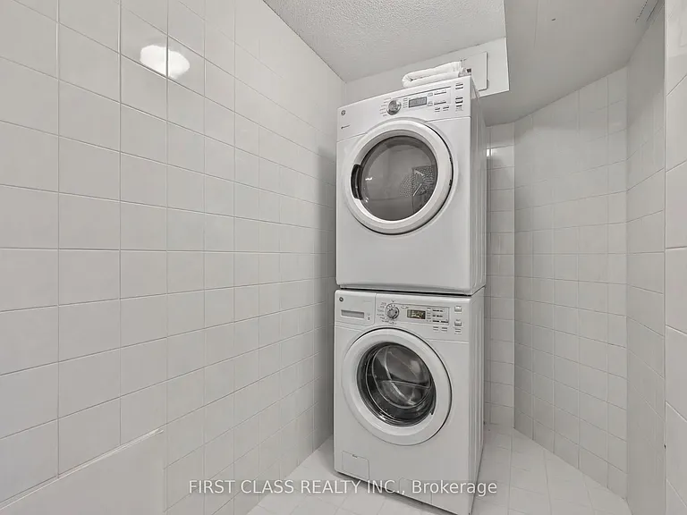 3181 Bayview Ave #902 — Photo 24