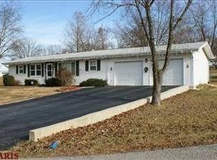 204 Oakborough Dr, Lake Saint Louis, MO 63367