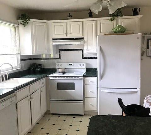 5th image of 4003 Jeanette Dr SE