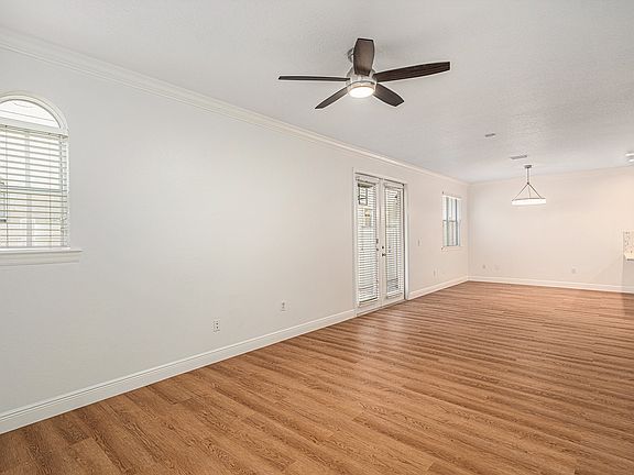 5th image of 111 S Melville Ave APT 2