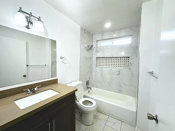 5th image of 507 E Lexington Ave