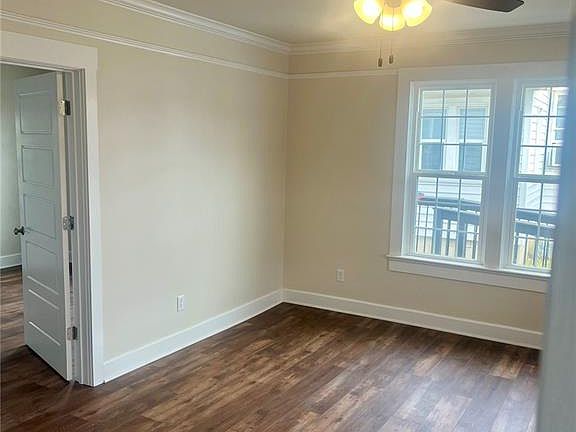 5th image of 141 Messmer St S